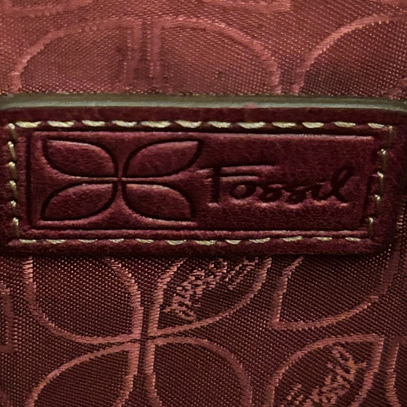 Fossil Pink Leather Adjustable Crossbody Bag - Picture 12 of 12